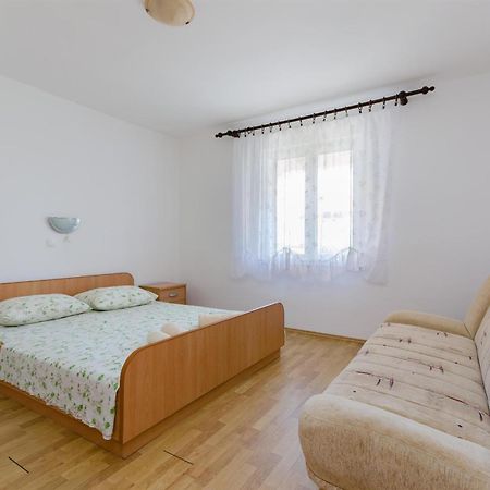 Apartments Ester Lopar Exterior photo