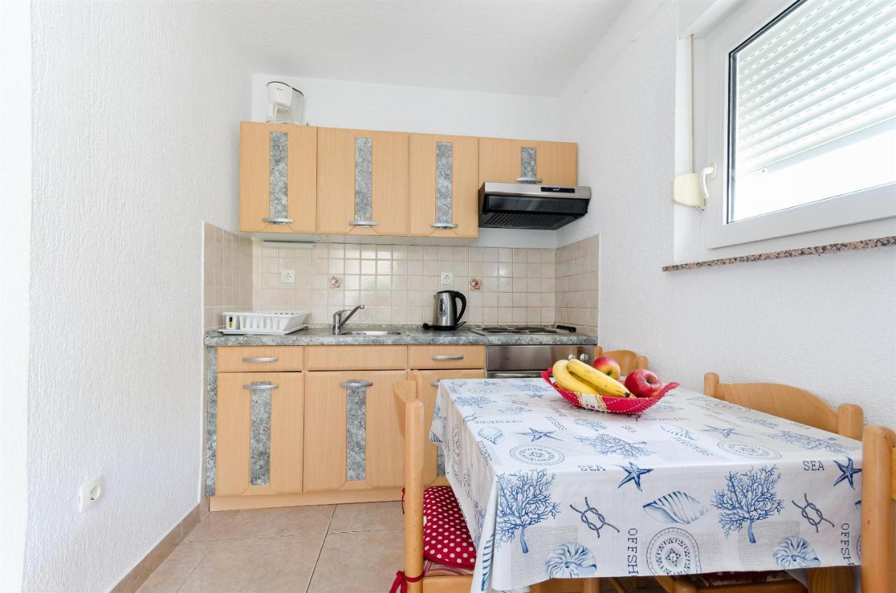 Apartments Ester Lopar Exterior photo